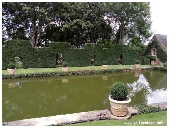 Eyrignac, le jardin fleuriste et potager, le Jardin des Sources, le jardin Blanc