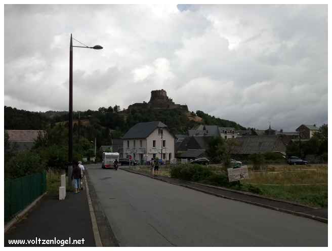 Visite du château fort français de Murol, le Puy-de-Dôme