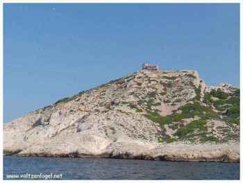 Paysage maritime avec le Château d'If en arrière-plan
