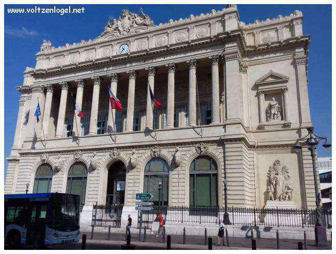 La Canebière, avenue emblématique de Marseille, évoquant son riche patrimoine et ses trésors cachés.