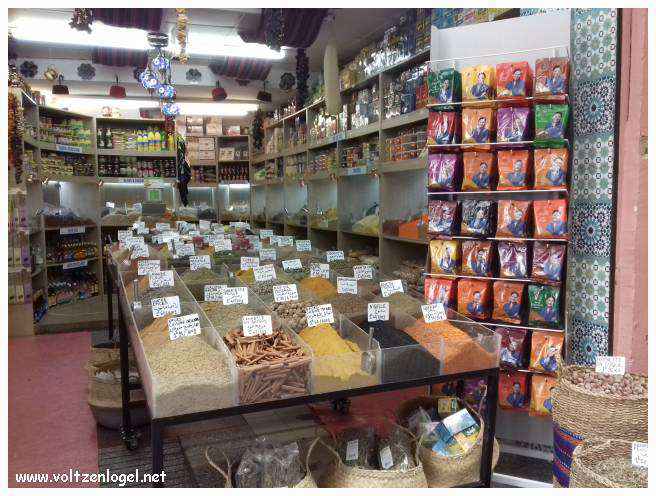 Exploration des trésors de l'Avenue de La Canebière à Marseille.