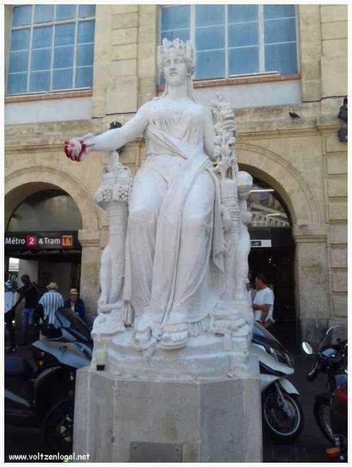 Exploration des trésors de l'Avenue de La Canebière à Marseille.