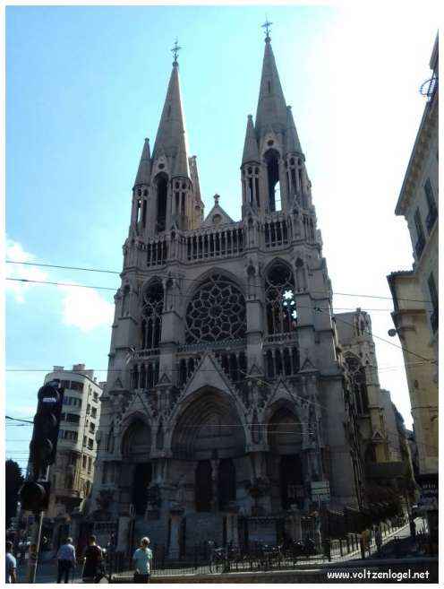 Exploration des trésors de l'Avenue de La Canebière à Marseille.
