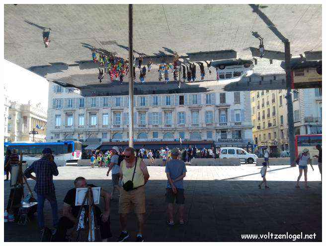 Exploration des trésors de l'Avenue de La Canebière à Marseille.