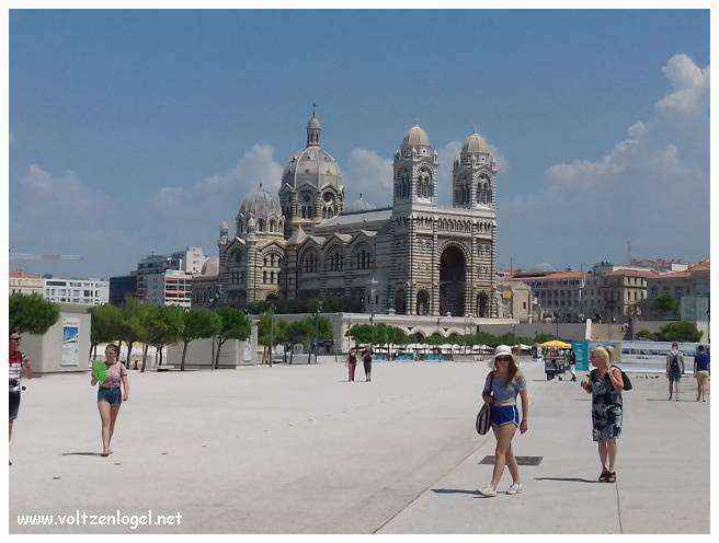 Cathédrale de Marseille: Beauté architecturale et spirituelle.
