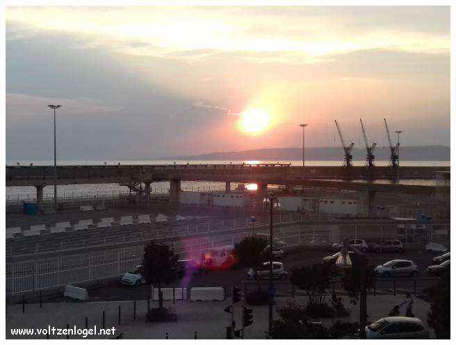 Cathédrale de Marseille: Immersion dans son patrimoine culturel et artistique.