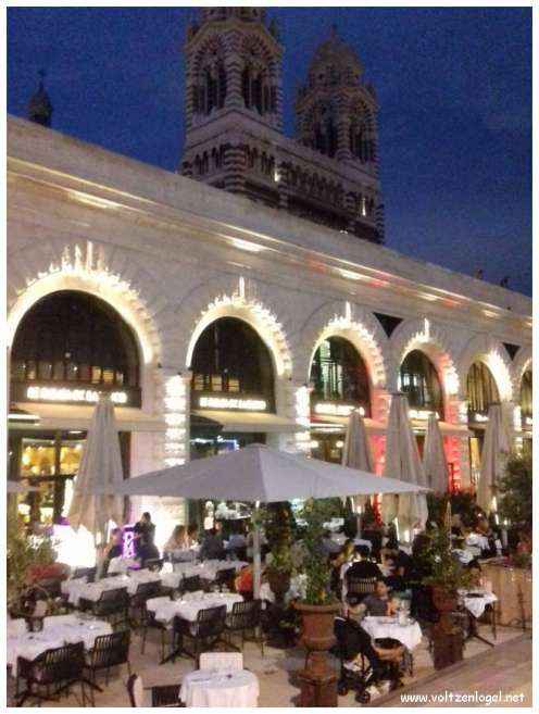 Cathédrale de Marseille: Immersion dans son patrimoine culturel et artistique.