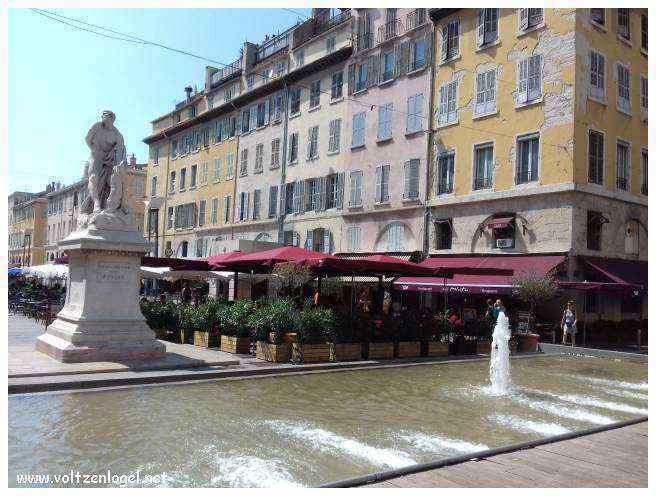 Cathédrale de Marseille: Immersion dans son patrimoine culturel et artistique.