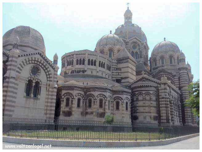 Cathédrale de Marseille: Immersion dans son patrimoine culturel et artistique.