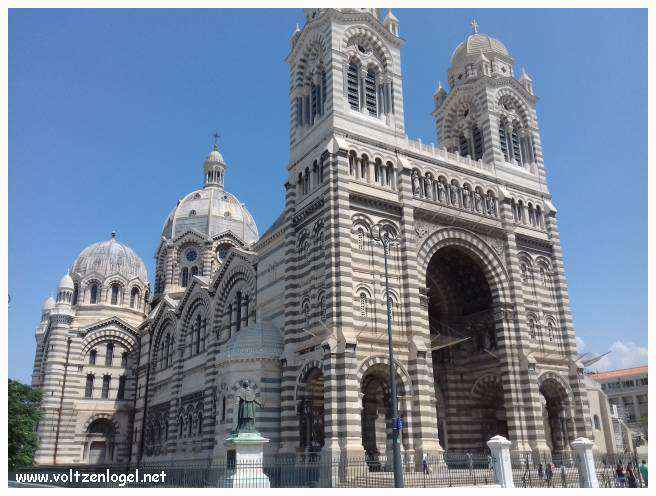 Cathédrale de Marseille: Immersion dans son patrimoine culturel et artistique.