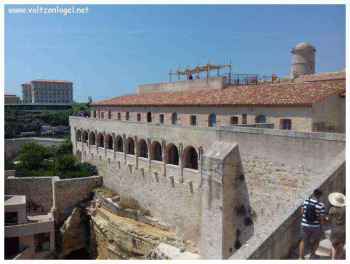 Marseille la cité phocéenne. Le Fort Saint Jean à Marseille