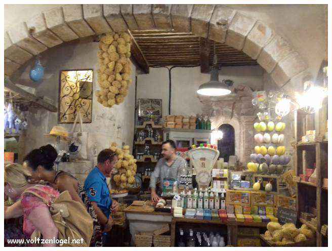 Vue panoramique du Panier à Marseille, révélant son riche patrimoine historique.