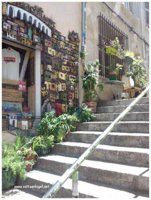 Vue panoramique du Panier à Marseille, révélant son riche patrimoine historique.