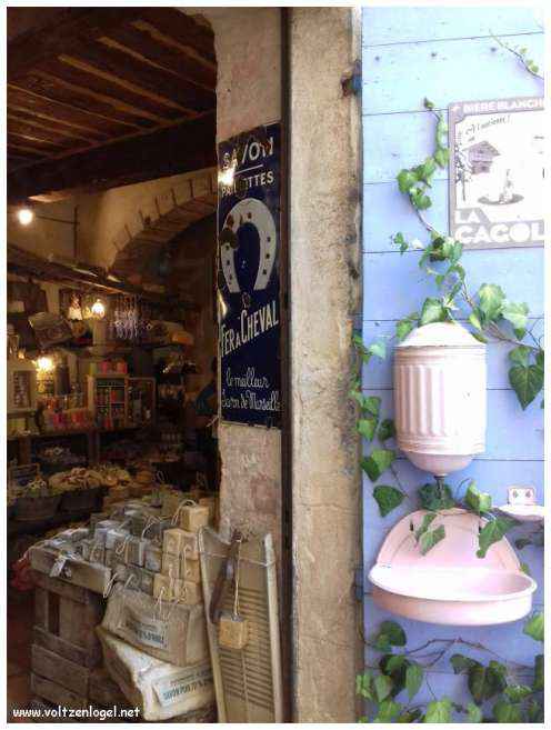 Vue panoramique du Panier à Marseille, révélant son riche patrimoine historique.