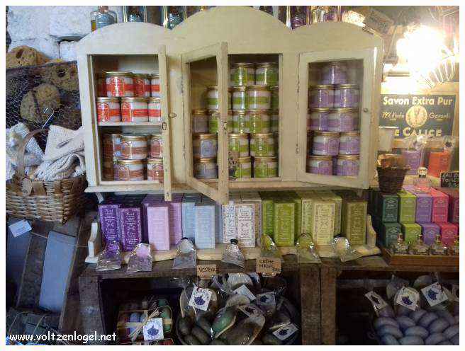 Vue panoramique du Panier à Marseille, révélant son riche patrimoine historique.