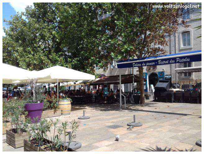 Exploration des trésors cachés du quartier historique du Panier à Marseille.