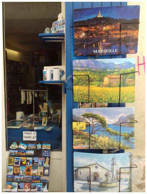 Exploration des trésors cachés du quartier historique du Panier à Marseille.