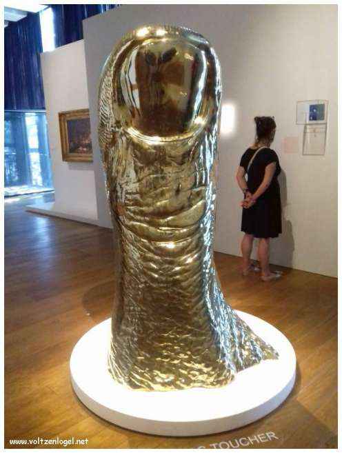 Vue panoramique sur Marseille, ville des trésors méditerranéens.