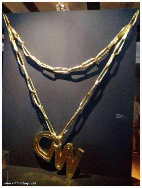 Vue panoramique sur Marseille, ville des trésors méditerranéens.