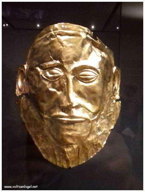 Vue panoramique sur Marseille, ville des trésors méditerranéens.