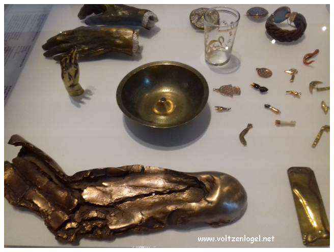 Vue panoramique sur Marseille, ville des trésors méditerranéens.