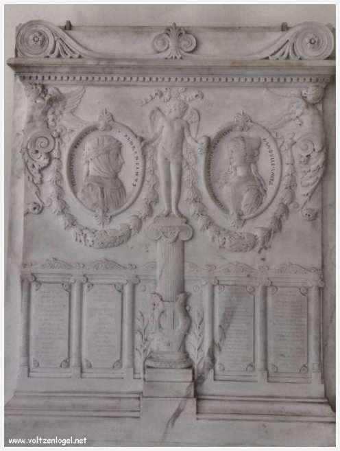 Exploration des trésors artistiques et historiques du Musée Calvet à Avignon.