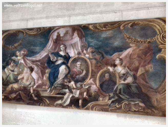 Exploration des trésors artistiques et historiques du Musée Calvet à Avignon.