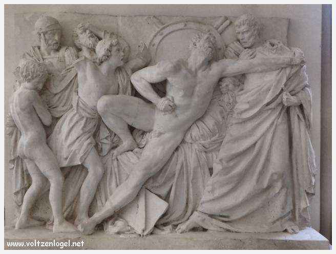 Exploration des trésors artistiques et historiques du Musée Calvet à Avignon.