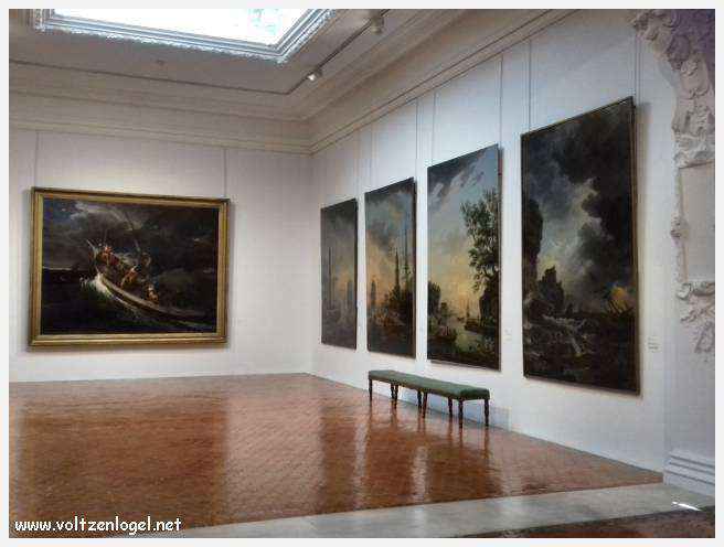 Exploration des trésors artistiques et historiques du Musée Calvet à Avignon.