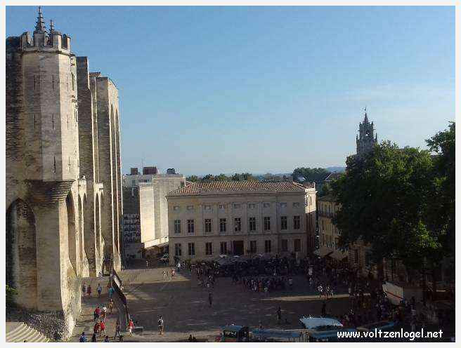 Palais des Papes à Avignon : un voyage captivant à travers l'histoire et la culture.