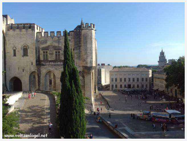 Palais des Papes à Avignon : un voyage captivant à travers l'histoire et la culture.