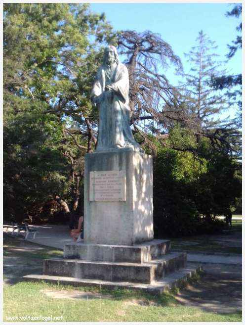 Palais des Papes à Avignon : un voyage captivant à travers l'histoire et la culture.