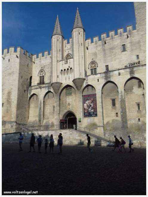 Palais des Papes à Avignon : un voyage captivant à travers l'histoire et la culture.