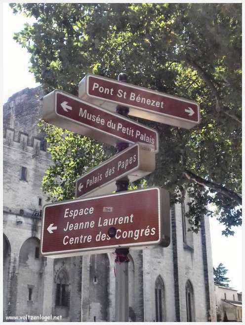 Palais des Papes à Avignon : un voyage captivant à travers l'histoire et la culture.