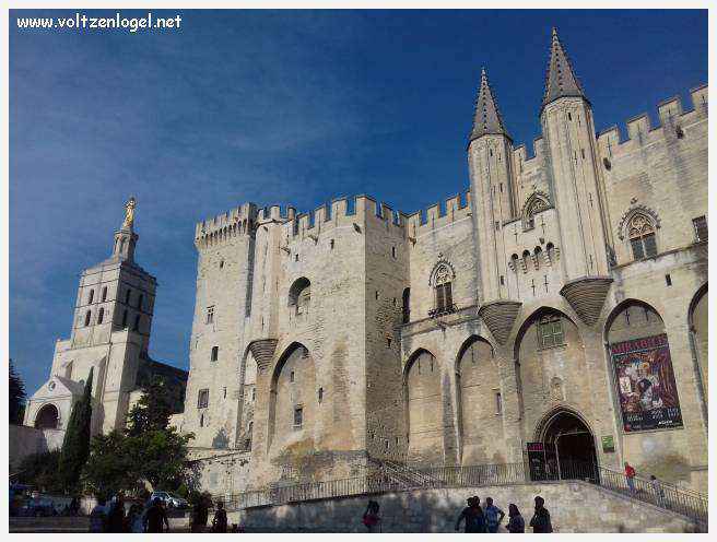 Palais des Papes à Avignon : un voyage captivant à travers l'histoire et la culture.