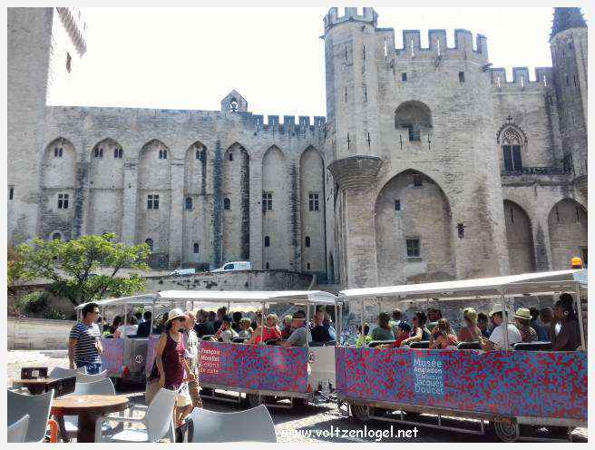 Palais des Papes à Avignon : un voyage captivant à travers l'histoire et la culture.