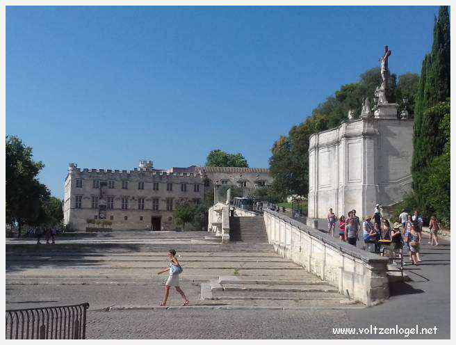 La Cité des Papes a Avignon. Avignon le palais des Papes. Avignon les incontournables
