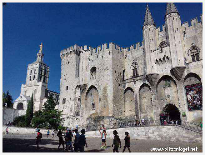 Palais des Papes à Avignon : un voyage captivant à travers l'histoire et la culture.