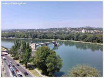 Avignon, rive gauche du Rhône : Ancien et moderne