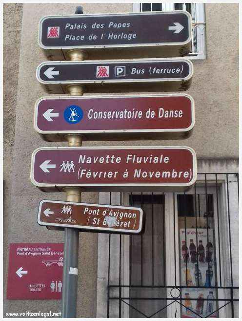 Vue panoramique sur Avignon, cité historique aux trésors cachés et à la richesse culturelle.