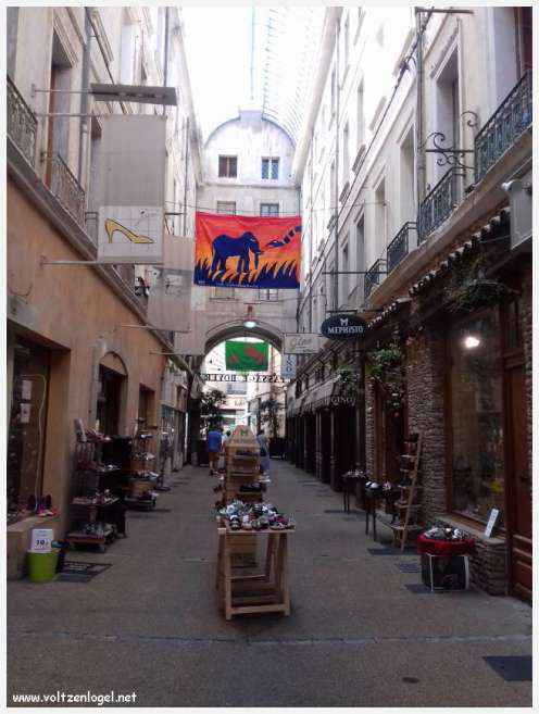 Ruelles pittoresques et charme provençal de Carpentras, au cœur du Vaucluse.