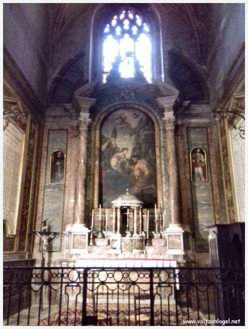 Ruelles pittoresques et charme provençal de Carpentras, au cœur du Vaucluse.