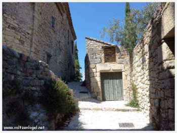 Crestet cité médiévale Provençale. Le meilleur de Crestet, la Vallée de l'Ouvèze