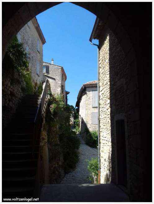 Crestet cité médiévale Provençale. Le meilleur de Crestet, la Vallée de l'Ouvèze
