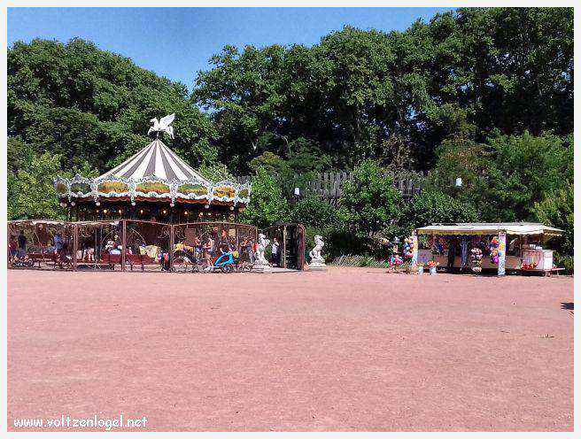 Parc de la Tête d'Or: Oasis urbaine de Lyon, mélange de nature et d'histoire.