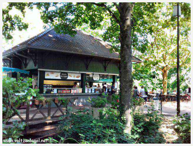 Parc de la Tête d'Or: Oasis urbaine de Lyon, mélange de nature et d'histoire.