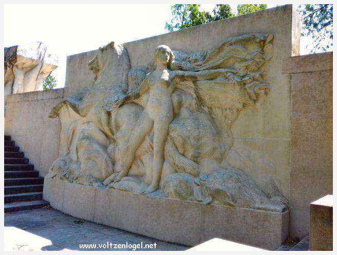 Parc de la Tête d'Or: Oasis urbaine de Lyon, mélange de nature et d'histoire.