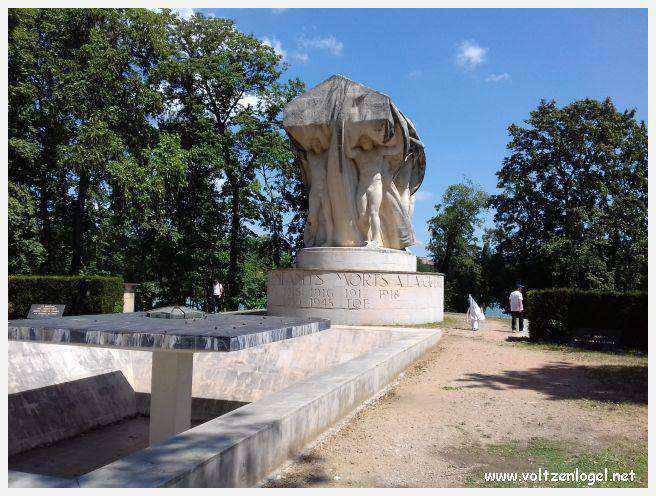 Parc de la Tête d'Or: Oasis urbaine de Lyon, mélange de nature et d'histoire.