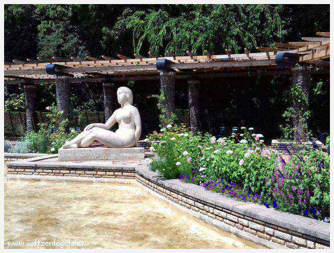Parc de la Tête d'Or: Oasis urbaine de Lyon, mélange de nature et d'histoire.