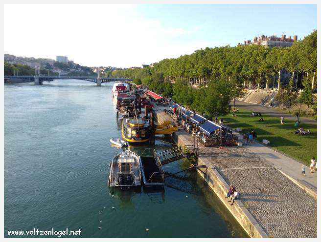 Vue panoramique de Lyon, une ville riche en trésors architecturaux et culturels.